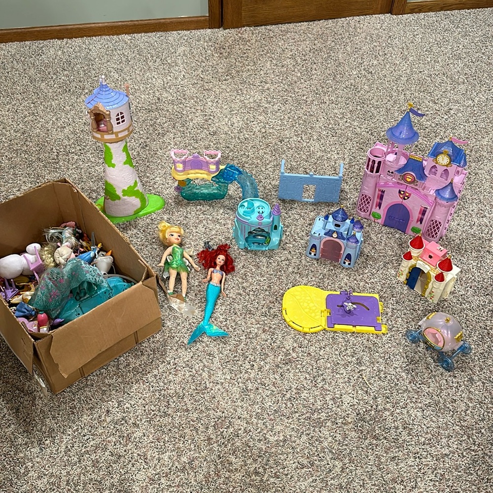 Bulk Disney Princess Castles and Dolls
